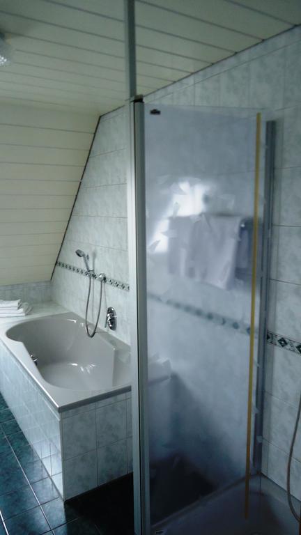 Hotel Krone Niederstotzingen Pokoj fotografie