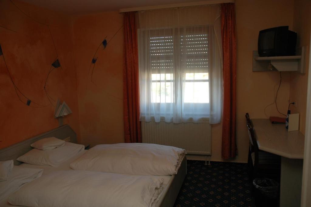 Hotel Krone Niederstotzingen Pokoj fotografie